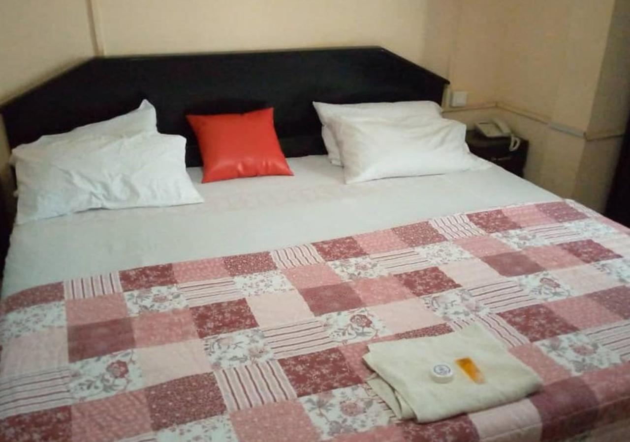 To Be Hotel Кумаси Экстерьер фото